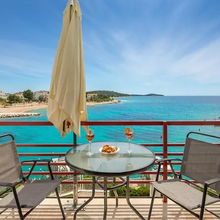 아파트 Zrinka - Last Season Ever! *