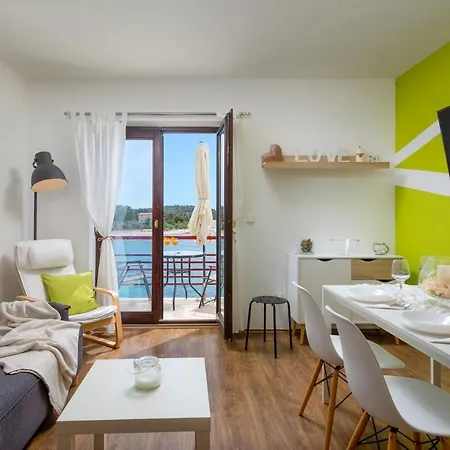Zrinka - Last Season Ever! Rogoznica (Sibenik-Knin)