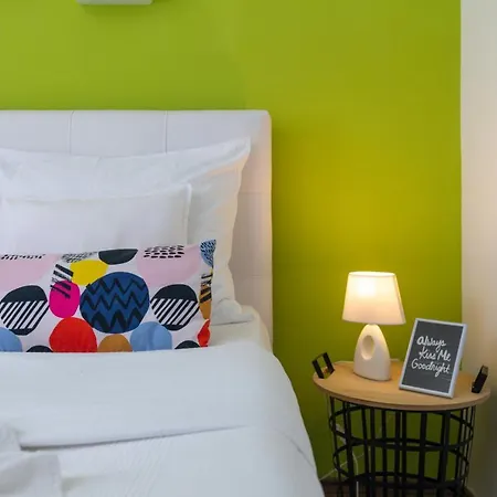 Zrinka - Last Season Ever! 아파트 로고즈니차