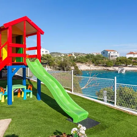 Zrinka - Last Season Ever! Apartment Rogoznica (Sibenik-Knin)