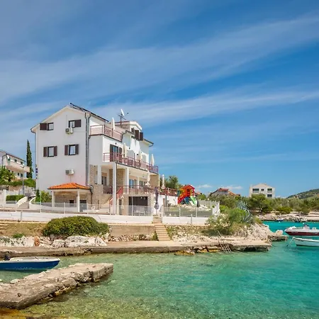 Zrinka - Last Season Ever! Rogoznica (Sibenik-Knin)