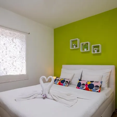 Zrinka - Last Season Ever! * ロゴズニッツァ