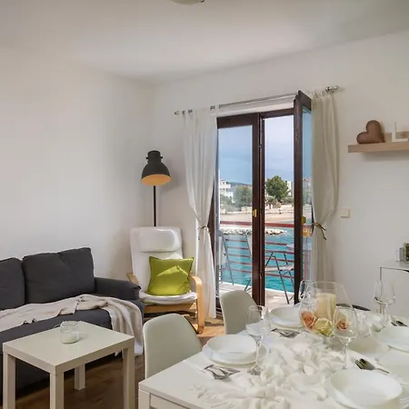 アパート Zrinka - Last Season Ever!