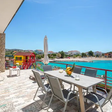 Zrinka - Last Season Ever! Apartman *