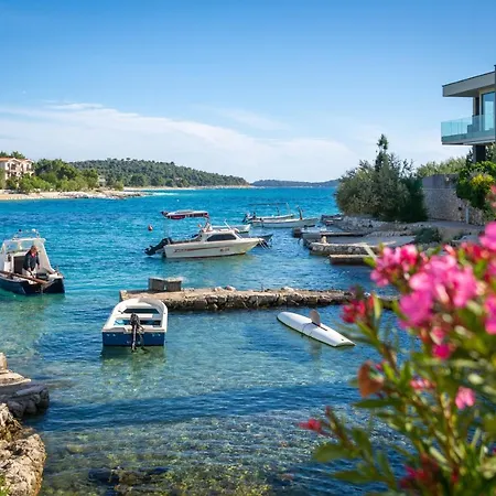 Zrinka - Last Season Ever! Rogoznica (Sibenik-Knin)