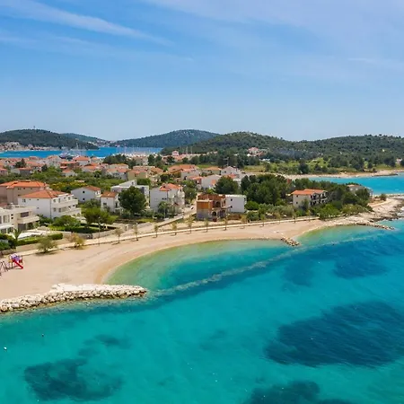 Zrinka - Last Season Ever! Rogoznica (Sibenik-Knin)