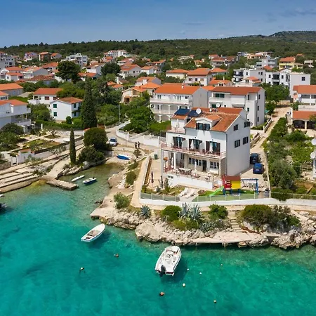 Zrinka - Last Season Ever! Rogoznica (Sibenik-Knin)