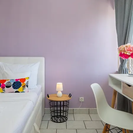 Zrinka - Last Season Ever! 아파트 로고즈니차