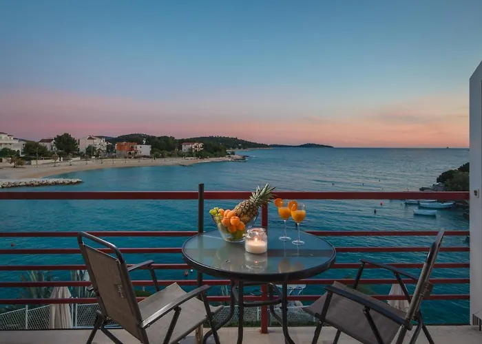 Daire Zrinka - Last Season Ever! Rogoznica (Sibenik-Knin)