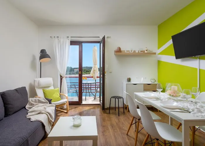 Zrinka - Last Season Ever! Rogoznica (Sibenik-Knin)