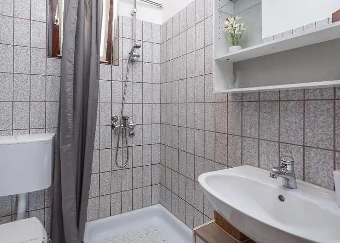 Zrinka - Last Season Ever! Apartman