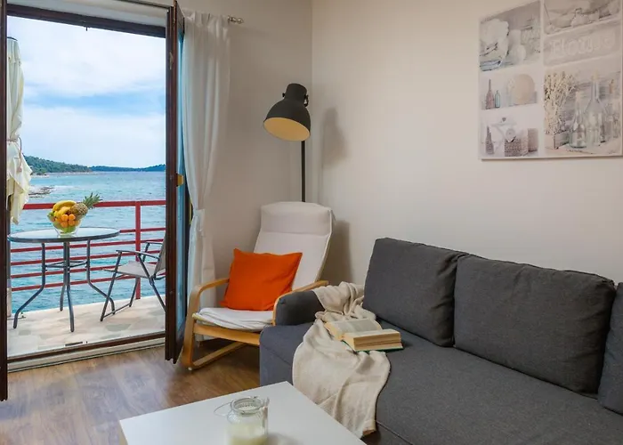 Zrinka - Last Season Ever! * Rogoznica (Sibenik-Knin)