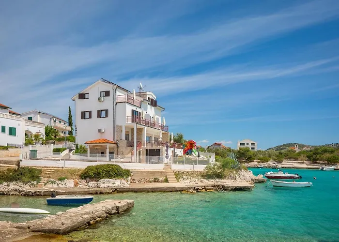 Zrinka - Last Season Ever! Rogoznica (Sibenik-Knin)