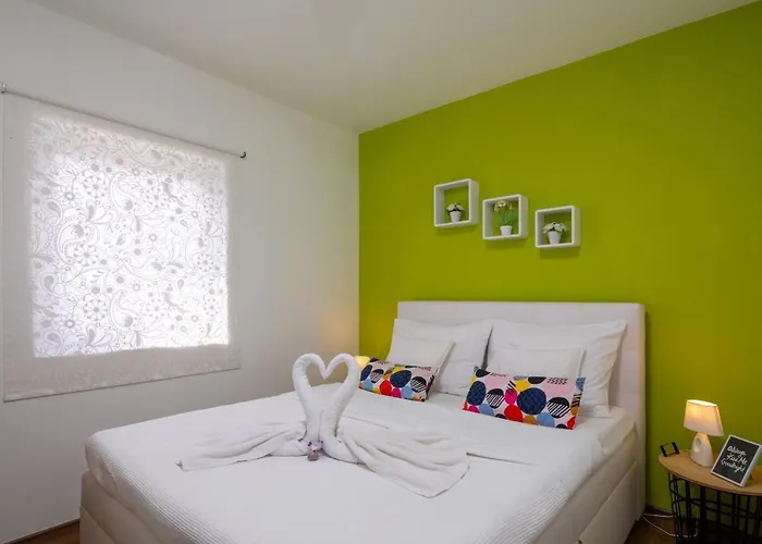 Zrinka - Last Season Ever! * Rogoznica (Sibenik-Knin)