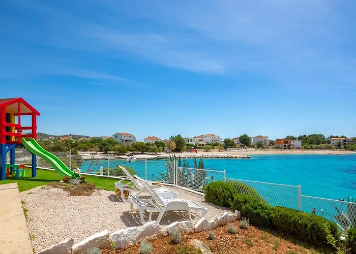 Daire Zrinka - Last Season Ever! *